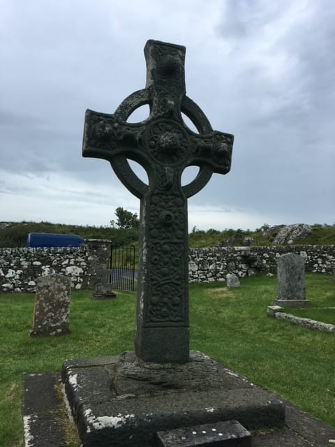 An image of a stone cross.